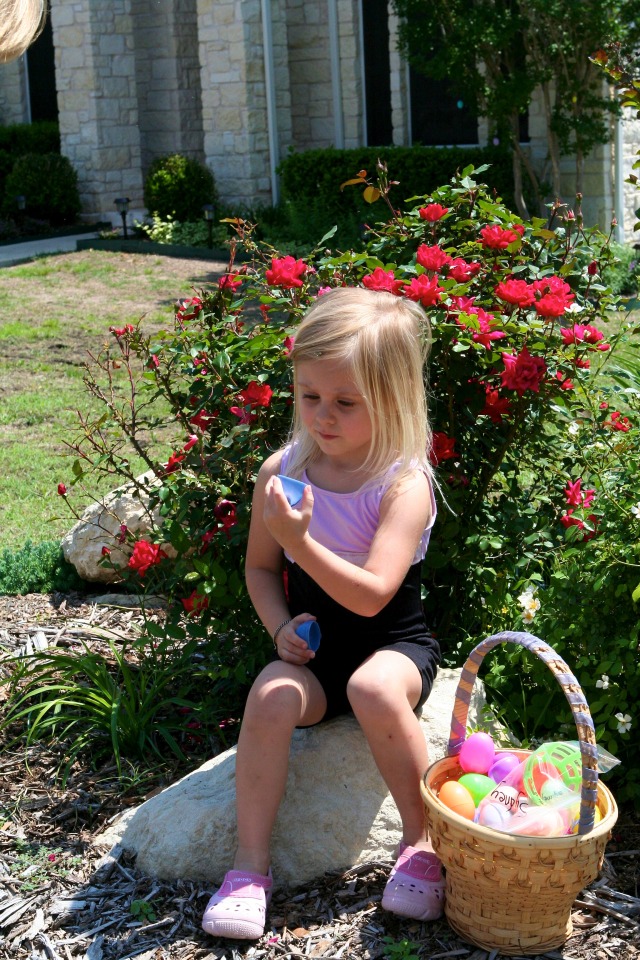 2012/04(April)/Easter/640x480_2012-04-08-52-Egg Hunt.jpg